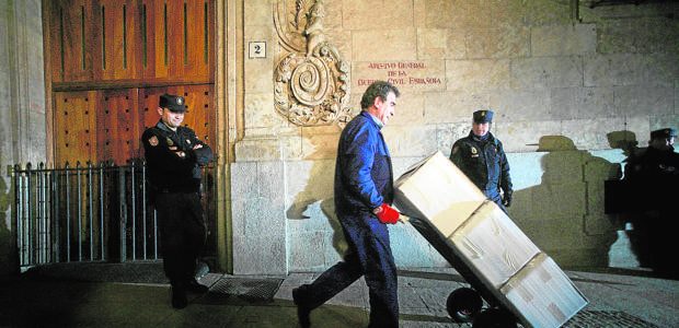 ABC: Salvar el Archivo denuncia la salida de otros 25.000 documentos de Salamanca